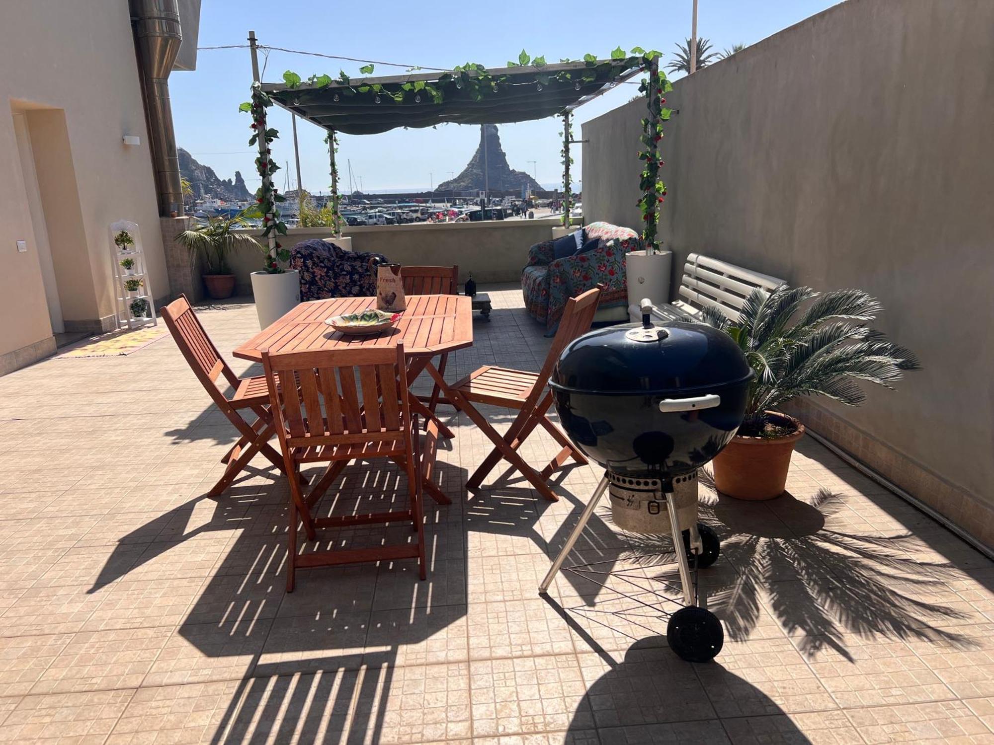 Terrazza Faraglioni Apartment Ачитреца Екстериор снимка